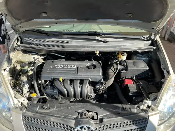 Toyota Corolla Verso 2002 - 4950 EUR, 196864 km - AUTO.MOTO.pt - 196864km - foto 17 de 18