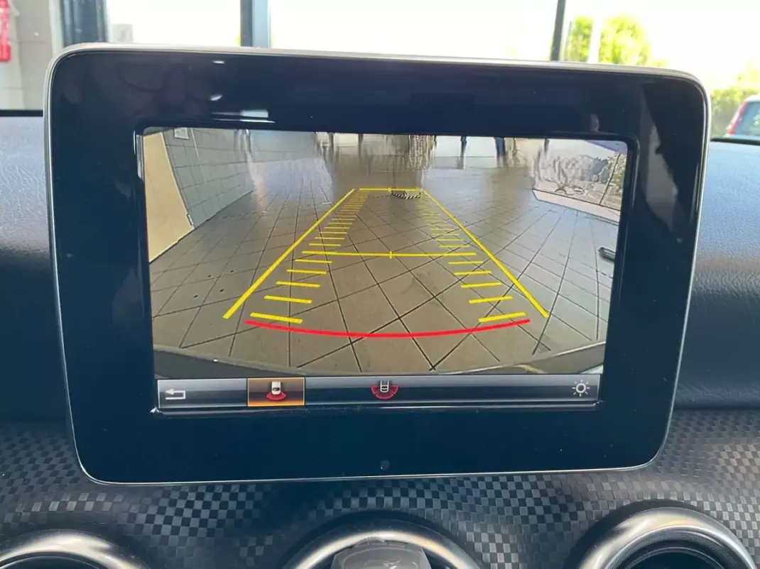 Mercedes-Benz A 180 2016 - 13995 EUR, 172900 km - AUTO.MOTO.pt - 172900km - foto 3 de 9