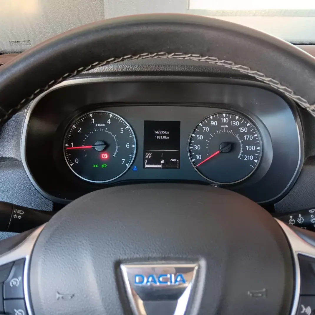Dacia Duster 2021 - 17500 EUR, 142842 km - AUTO.MOTO.pt - 142842km - foto 2 de 21