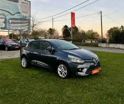 Renault Clio 2017 - 11900 EUR, 171000 km - AUTO.MOTO.pt - 171000km - foto 7 de 12