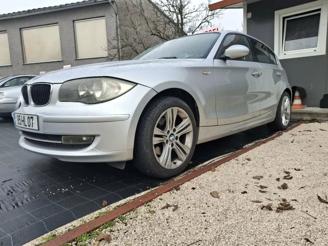 BMW 120 2009 - 10500 EUR, 159122 km - AUTO.MOTO.pt - 159122km - foto 6 de 17