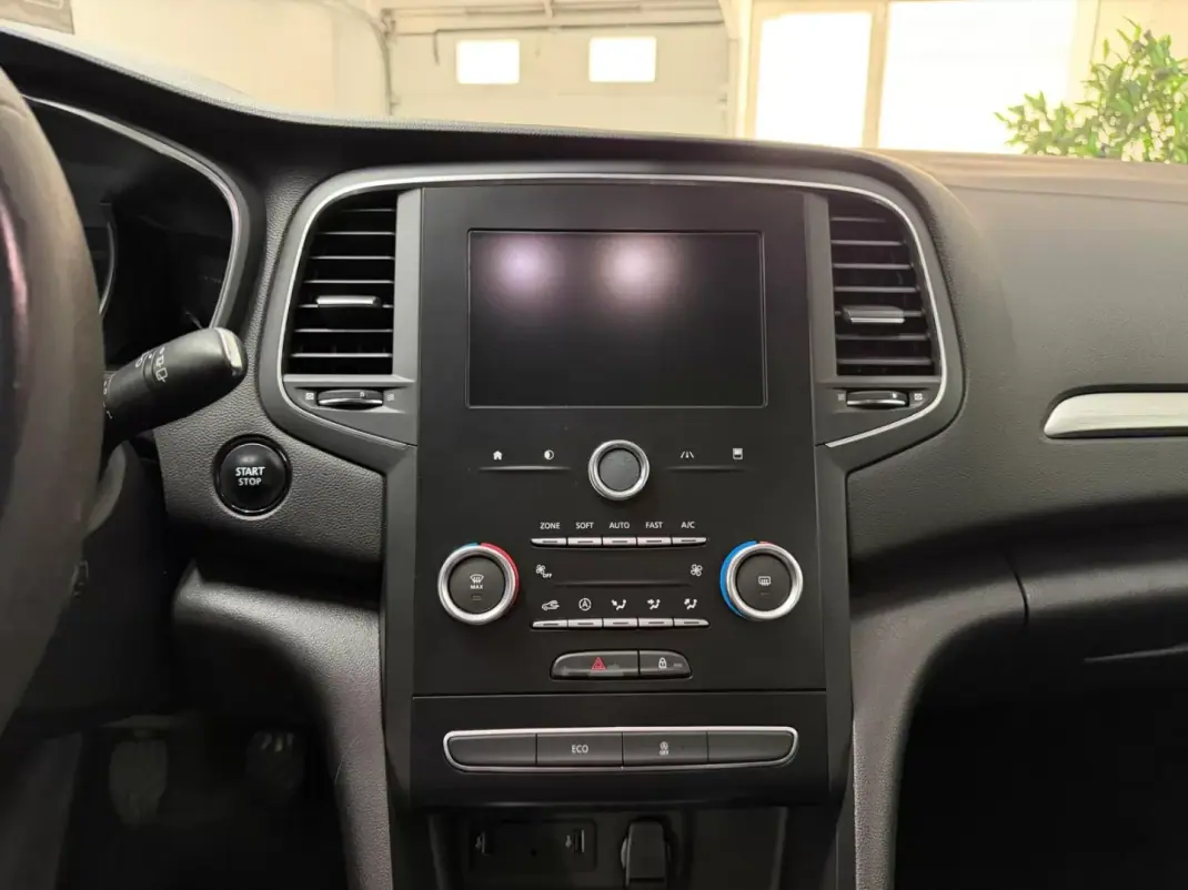 Renault Mégane 2017 - 11990 EUR, 102000 km - 102000km - foto 11 de 32