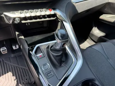 Peugeot 3008 2017 - 16500 EUR, 162000 km - AUTO.MOTO.pt - 162000km - foto 8 de 12
