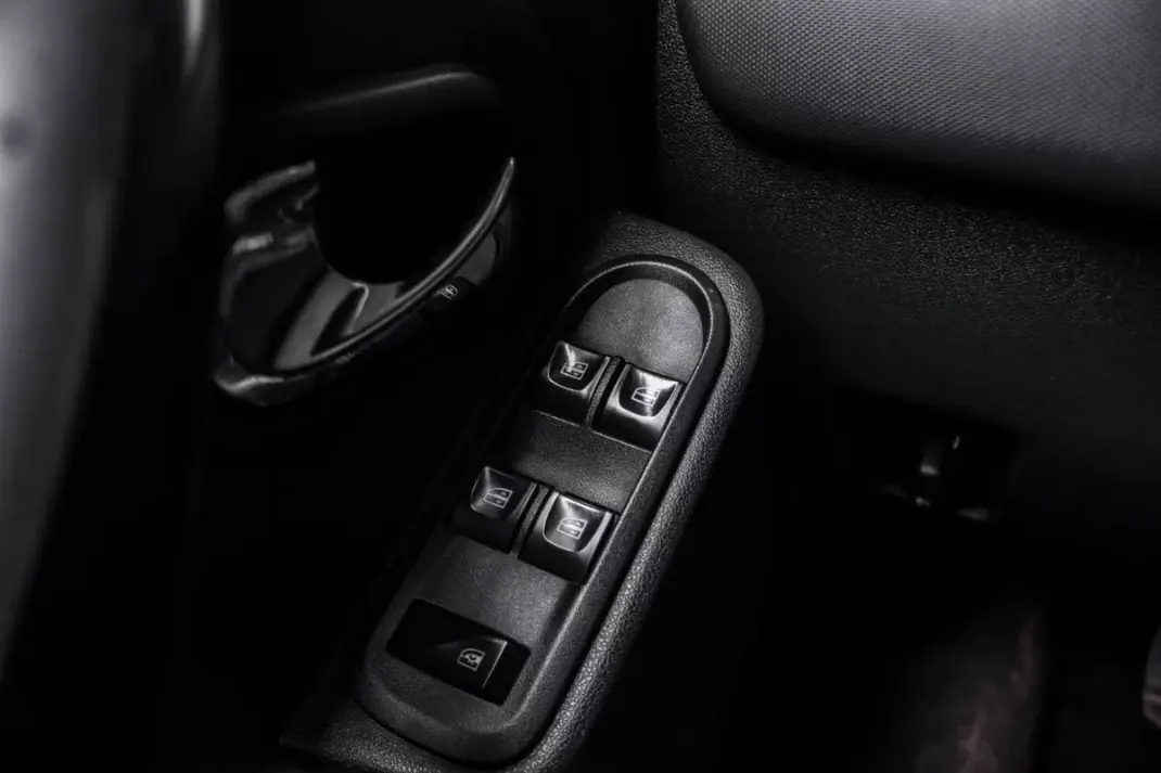 Dacia Duster 2014 - 10490 EUR, 134765 km - AUTO.MOTO.pt - 134765km - foto 16 de 36