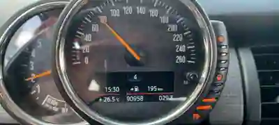 MINI Cooper 2017 - 12690 EUR, 90958 km - AUTO.MOTO.pt - 90958km - foto 10 de 12