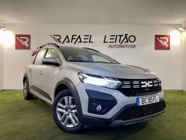 Dacia Jogger 2023 - 16450 EUR, 81000 km - AUTO.MOTO.pt - 81000km - foto 6 de 31