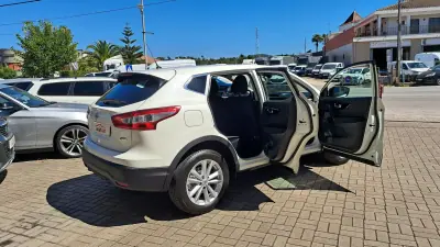 Nissan Qashqai 2014 - 12900 EUR, 133286 km - AUTO.MOTO.pt - 133286km - foto 5 de 28