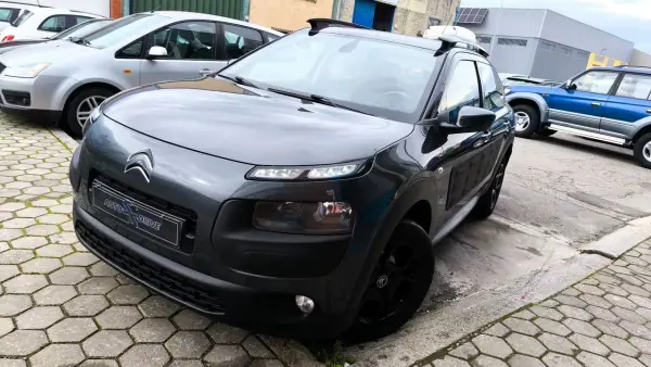 Citroën C4 Cactus 2015 - 10500 EUR, 161000 km - AUTO.MOTO.pt - 161000km - foto 16 de 17