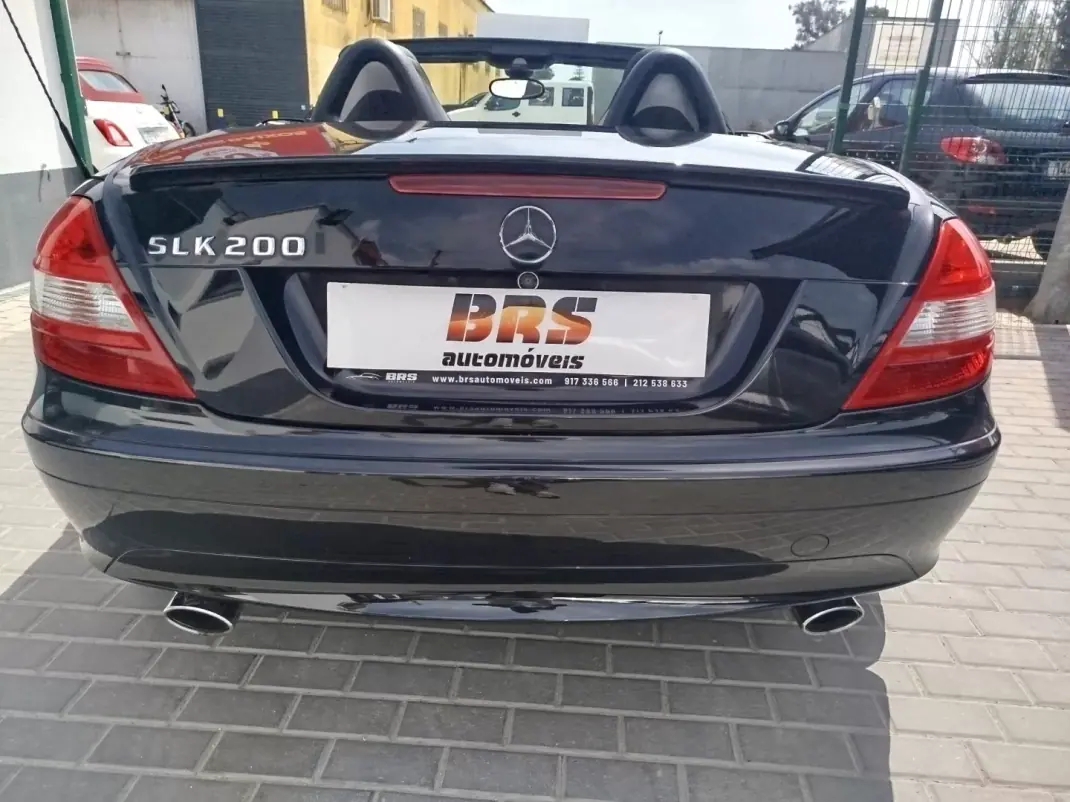 Mercedes-Benz SLK 200 2006 - 15750 EUR, 104655 km - AUTO.MOTO.pt - 104655km - foto 8 de 20