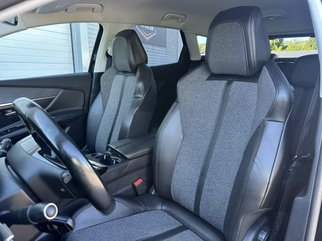 Peugeot 3008 2018 - 14900 EUR, 240000 km - 240000km - foto 33 de 62