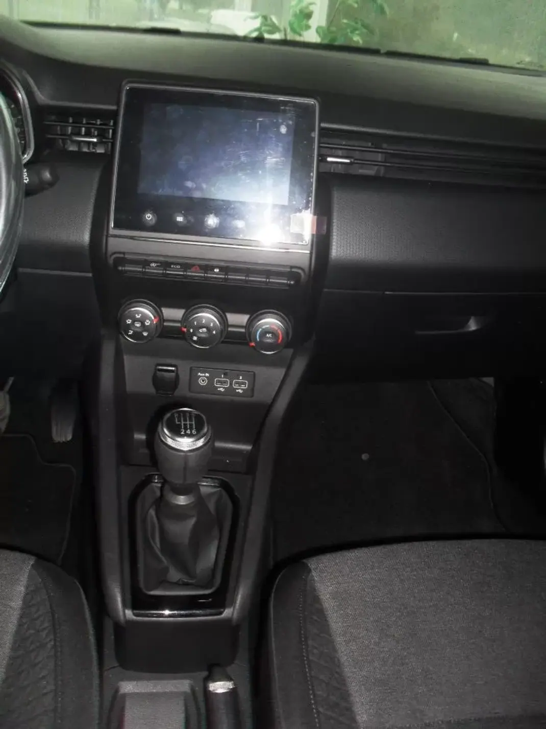Renault Clio 2021 - 14950 EUR, 8700 km - 8700km - foto 8 de 10