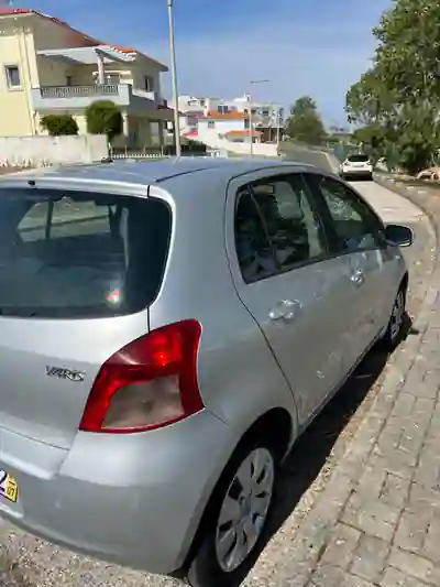 Toyota Yaris 2008 - 4990 EUR, 101600 km - AUTO.MOTO.pt - 101600km - foto 5 de 10