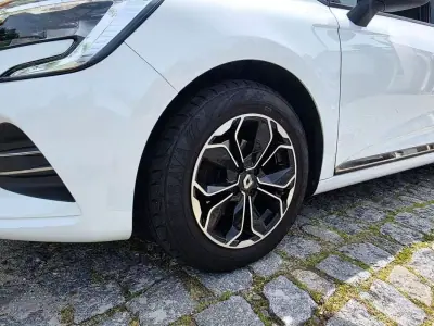 Renault Clio 2020 - 10990 EUR, 130000 km - AUTO.MOTO.pt - 130000km - foto 3 de 7
