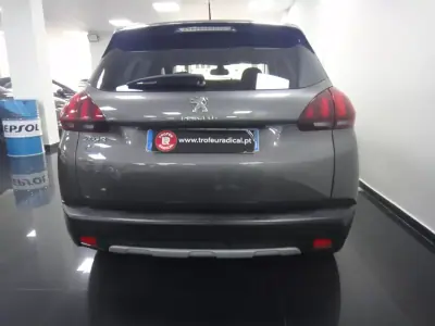 Peugeot 2008 2018 - 10250 EUR, 109000 km - AUTO.MOTO.pt - 109000km - foto 7 de 21