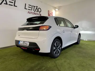 Peugeot 208 2024 - 15450 EUR, 18000 km - AUTO.MOTO.pt - 18000km - foto 8 de 31