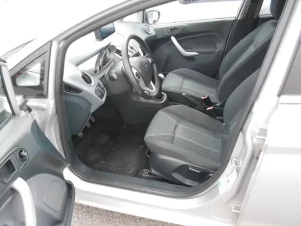 Ford Fiesta 2008 - 6450 EUR, 272594 km - 272594km - foto 12 de 12