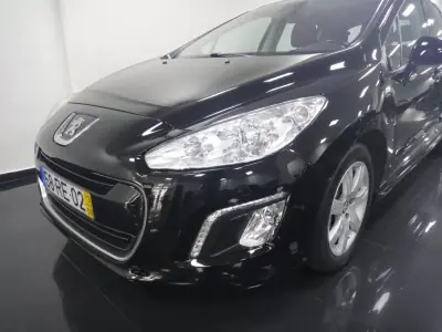 Peugeot 308 2012 - 7250 EUR, 172520 km - AUTO.MOTO.pt - 172520km - foto 31 de 50