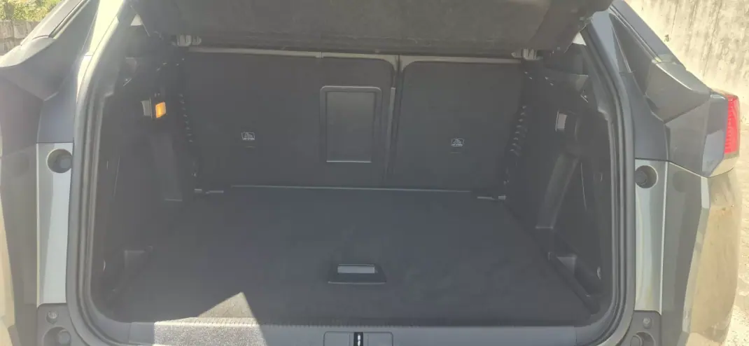 Peugeot 3008 2018 - 16950 EUR, 136000 km - 136000km - foto 25 de 28