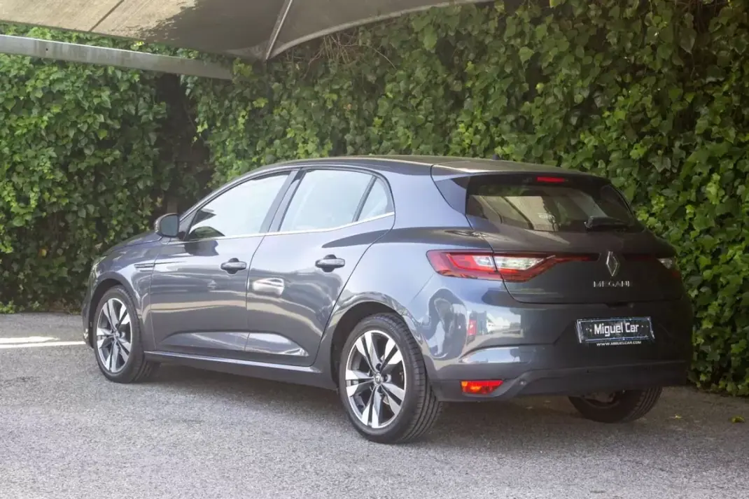 Renault Mégane 2018 - 13250 EUR, 161000 km - AUTO.MOTO.pt - 161000km - foto 10 de 17