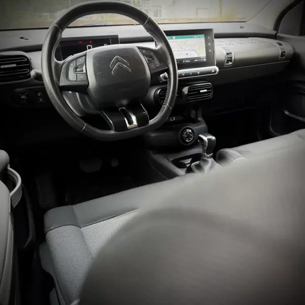 Citroën C4 Cactus 2018 - 11900 EUR, 114000 km - AUTO.MOTO.pt - 114000km - foto 9 de 22