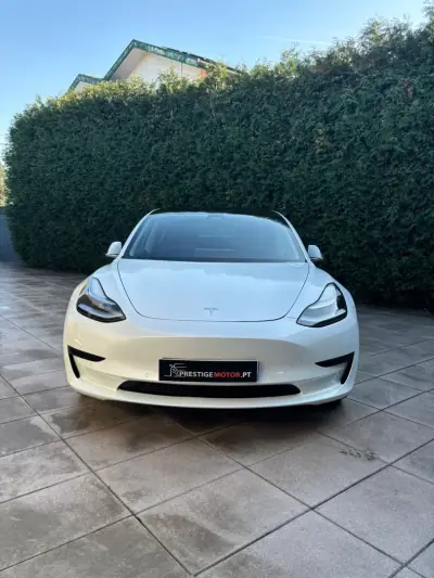 Tesla Model 3 2019 - 22900 EUR, 117000 km - AUTO.MOTO.pt - 117000km - foto 2 de 27