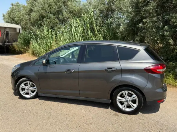 Ford C-Max 2016 - 11995 EUR, 185000 km - AUTO.MOTO.pt - 185000km - foto 5 de 26