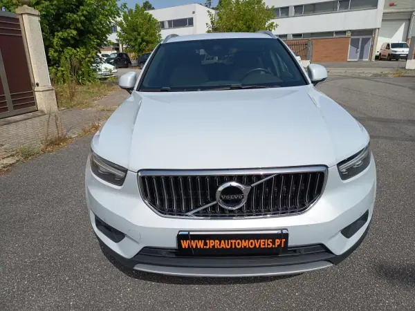 Volvo XC 40 2020 - 23990 EUR, 116700 km - AUTO.MOTO.pt - 116700km - foto 10 de 26