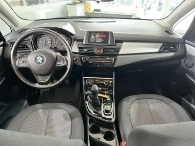 BMW 214 Active Tourer 2017 - 15600 EUR, 98526 km - AUTO.MOTO.pt - 98526km - foto 10 de 21