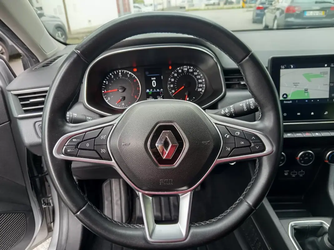 Renault Clio 2019 - 12990 EUR, 117032 km - AUTO.MOTO.pt - 117032km - foto 14 de 16