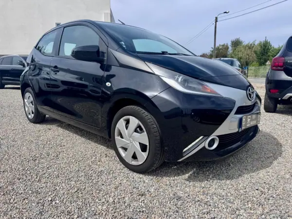 Toyota Aygo 1.0 X-Clusiv 2017 Petrol — 94 443 km · Porto Toyota Aygo 1.0 X-Clusiv 2017 Petrol