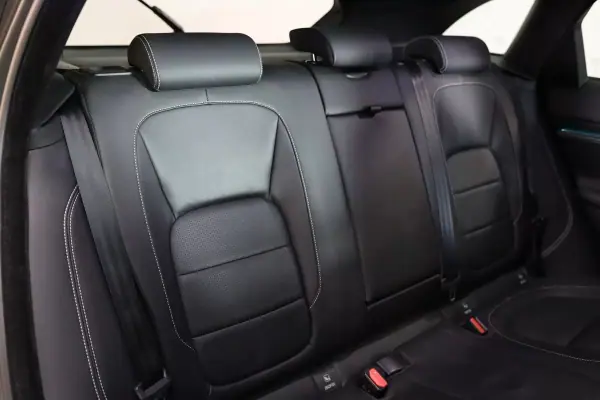 Jaguar F-Pace 2018 - 33900 EUR, 70000 km - AUTO.MOTO.pt - 70000km - foto 25 de 39