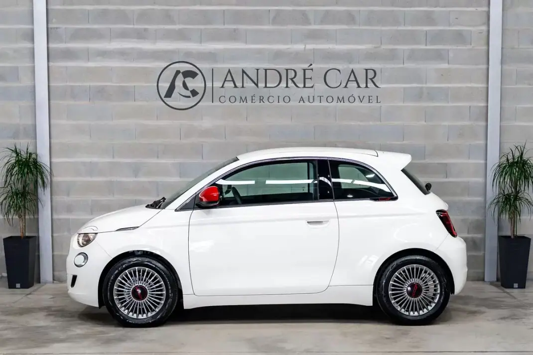 Fiat 500e 2022 - 13950 EUR, 16970 km - AUTO.MOTO.pt - 16970km - foto 4 de 47