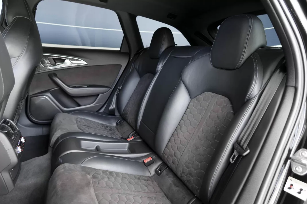 Audi RS6 Avant 2016 - 79500 EUR, 97291 km - AUTO.MOTO.pt - 97291km - foto 18 de 19