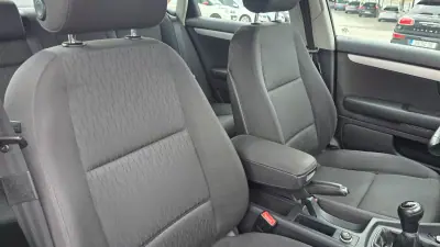 Audi A4 2007 - 5590 EUR, 300000 km - AUTO.MOTO.pt - 300000km - foto 15 de 19
