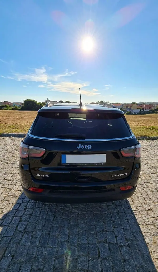 Jeep Compass Multijet 2.0 Diesel 4x4 140cv 2017 Diesel — 221 000 km · Porto Jeep Compass Multijet 2.0 Diesel 4x4 140cv 2017 Diesel