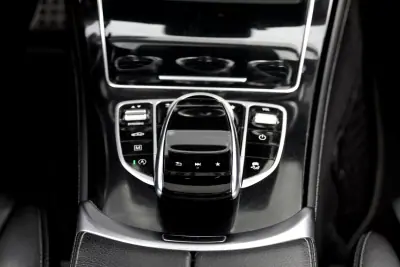 Mercedes-Benz GLC 250 2017 - 36990 EUR, 179000 km - AUTO.MOTO.pt - 179000km - foto 13 de 29