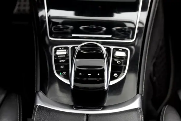 Mercedes-Benz GLC 250 2017 - 36990 EUR, 179000 km - AUTO.MOTO.pt - 179000km - foto 13 de 29