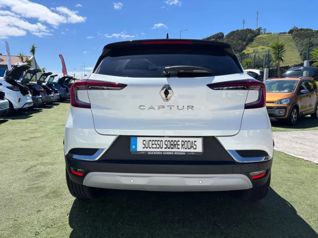 Renault Captur 2023 - 21990 EUR, 12544 km - AUTO.MOTO.pt - 12544km - foto 6 de 14