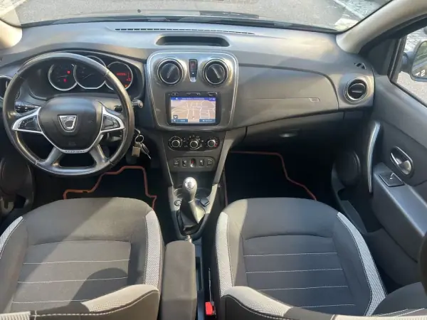 Dacia Sandero 2017 - 8950 EUR, 158000 km - AUTO.MOTO.pt - 158000km - foto 12 de 15