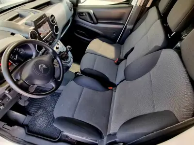 Citroën BERLINGO VAN XL 1.5 BLUE HDI 3 LUGARES 2018 - 9500 EUR, 149000 km - AUTO.MOTO.pt - 149000km - foto 8 de 12