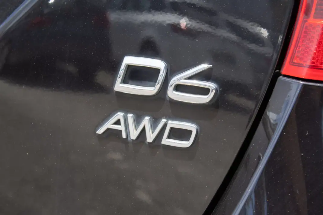 Volvo V60 2013 - 12500 EUR, 242000 km - 242000km - foto 41 de 45