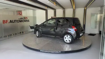 Renault Twingo 2009 - 4900 EUR, 139709 km - AUTO.MOTO.pt - 139709km - foto 17 de 52