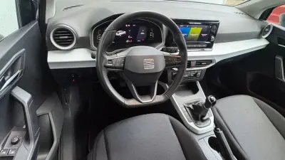 SEAT Arona 2023 - 13400 EUR, 73000 km - AUTO.MOTO.pt - 73000km - foto 9 de 12