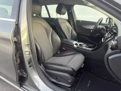 Mercedes-Benz C 250 2018 - 24500 EUR, 173000 km - AUTO.MOTO.pt - 173000km - foto 9 de 21