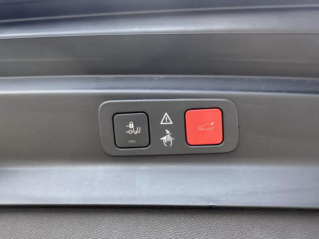 Peugeot 5008 2019 - 15900 EUR, 180000 km - 180000km - foto 28 de 70
