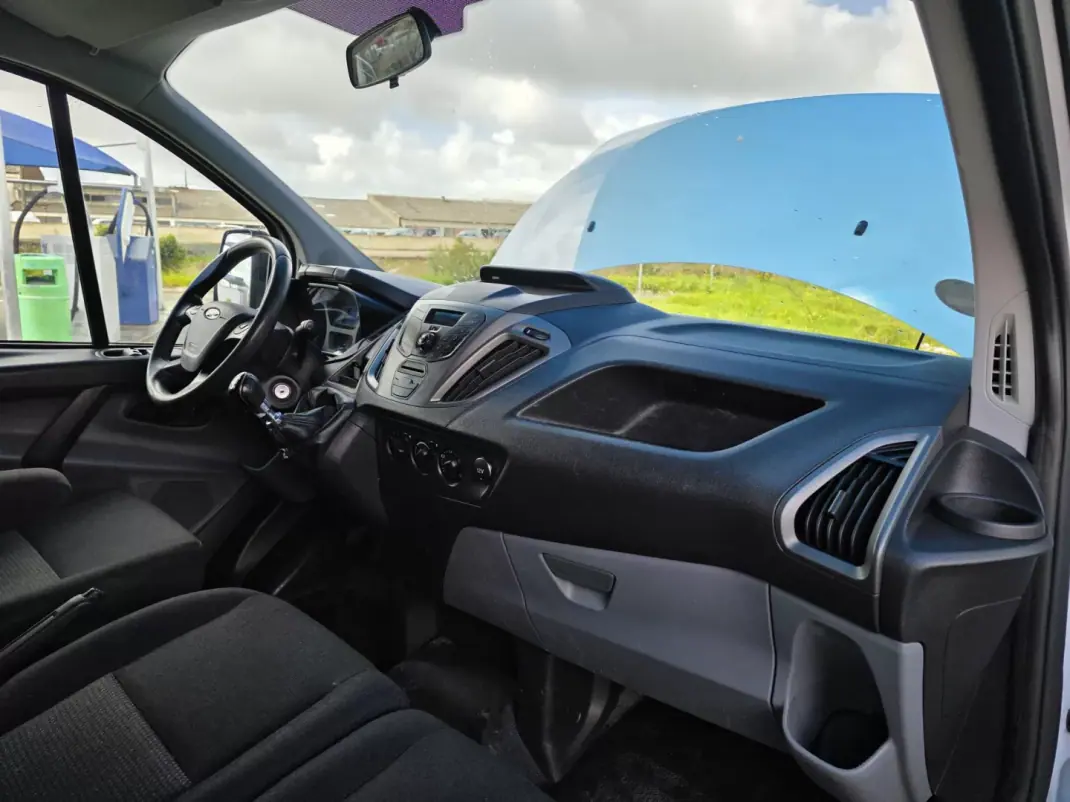Ford Transit Custom 2015 - 13990 EUR, 148160 km - AUTO.MOTO.pt - 148160km - foto 15 de 19