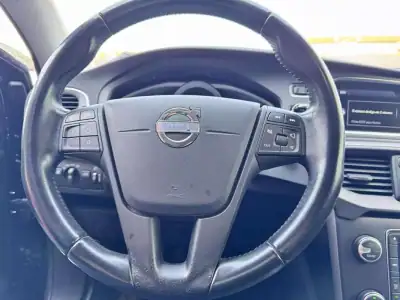 Volvo V40 Cross Country 2014 - 12750 EUR, 189500 km - AUTO.MOTO.pt - 189500km - foto 7 de 15