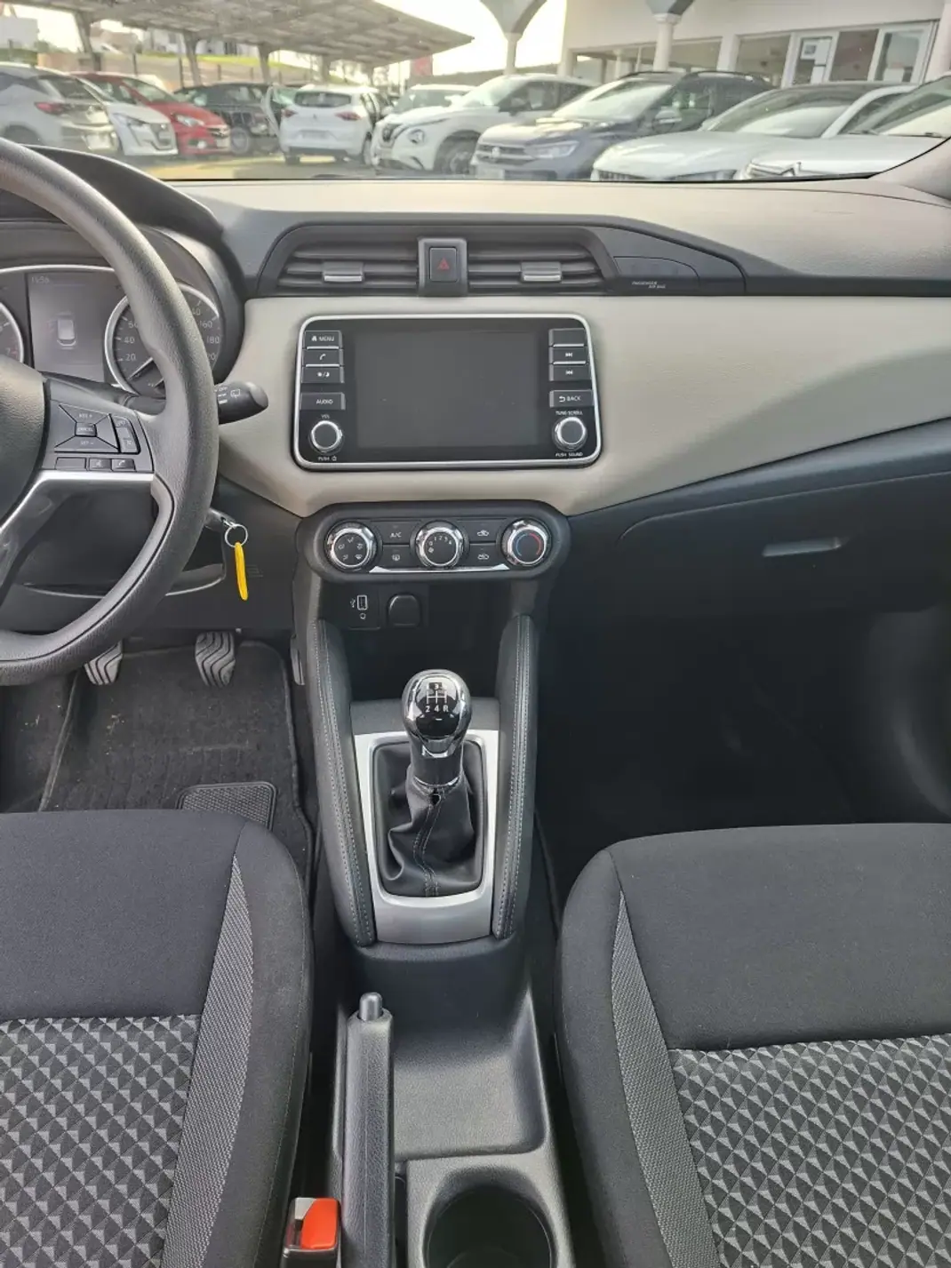 Nissan Micra 2022 - 14850 EUR, 43800 km - AUTO.MOTO.pt - 43800km - foto 16 de 27