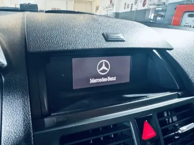 Mercedes-Benz C 200 2008 - 8990 EUR, 322809 km - 322809km - foto 14 de 35