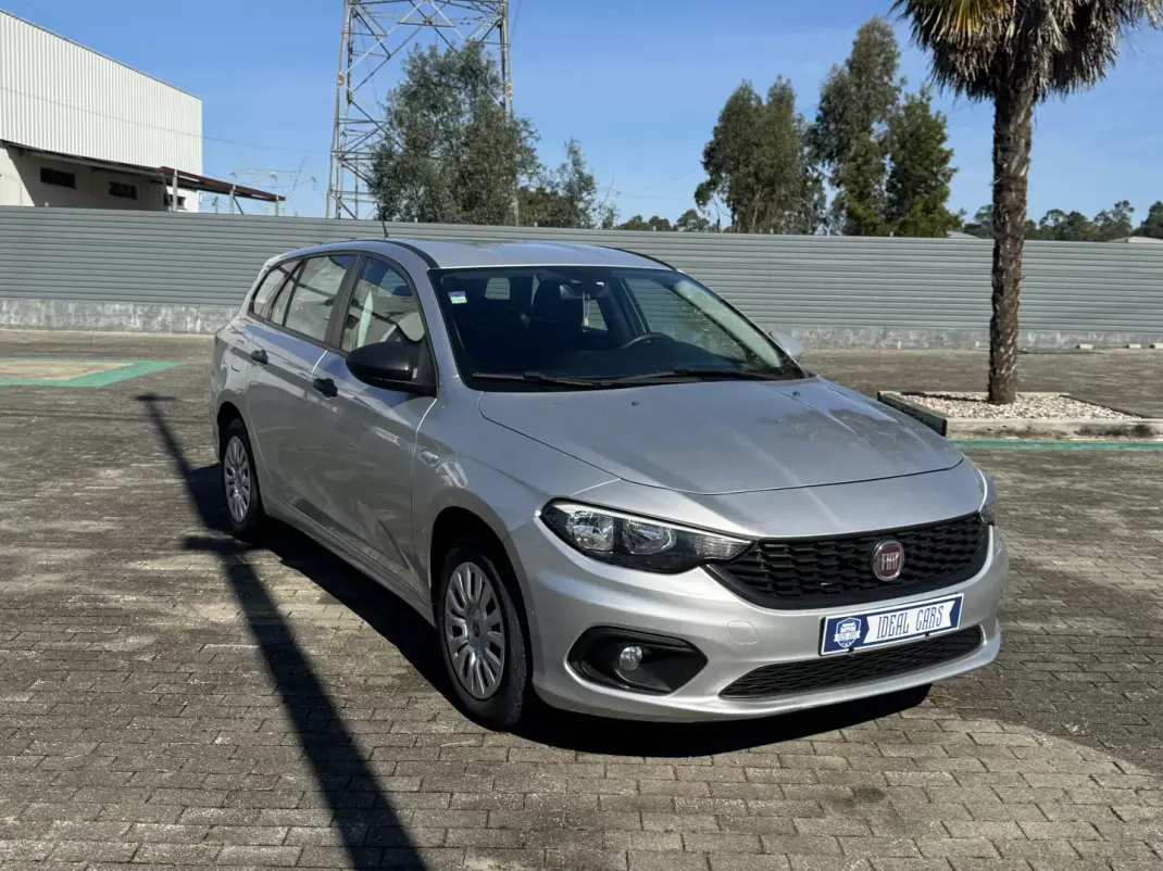 Fiat Tipo Station Wagon 2019 - 12750 EUR, 75000 km - AUTO.MOTO.pt - 75000km - foto 1 de 9